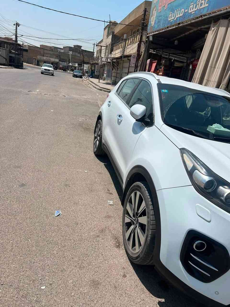 سلام عليكم سبورتج خليجيه موديل18
تخم تايرجديد محرك2000كير وتبريد مراصفات فول عده لفتحه بصمه تبريد قطعتين شاشه وكامره دوار واشاير مري وشاير ترحيب ومري شفط تحكمات هند بريك رجل حساس امامي خلفي شاشه عطال منظومه زنون عالي ناصي 

مكاني بغداد 

وقم الهاتف 

***********

سعرهه ١٧٠وبيها مجال 

واسف على الاطاله
