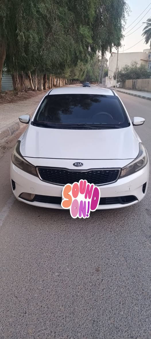 يالله السلام عليكم
سيراتو ٢٠١٧ خليجي رقم اربيل تحويل او وكالة للبيع بيها جاملغ خلفي بارد راجعة عليها ستوته ومصلح نفسة السعر ١٣٠ وبيها مجال مكانها نجف للتواصل الاتصال الى الرقم  ‭***********‬

نص مكتوب في الصور:
- SATURDAY
- SOUND ON!