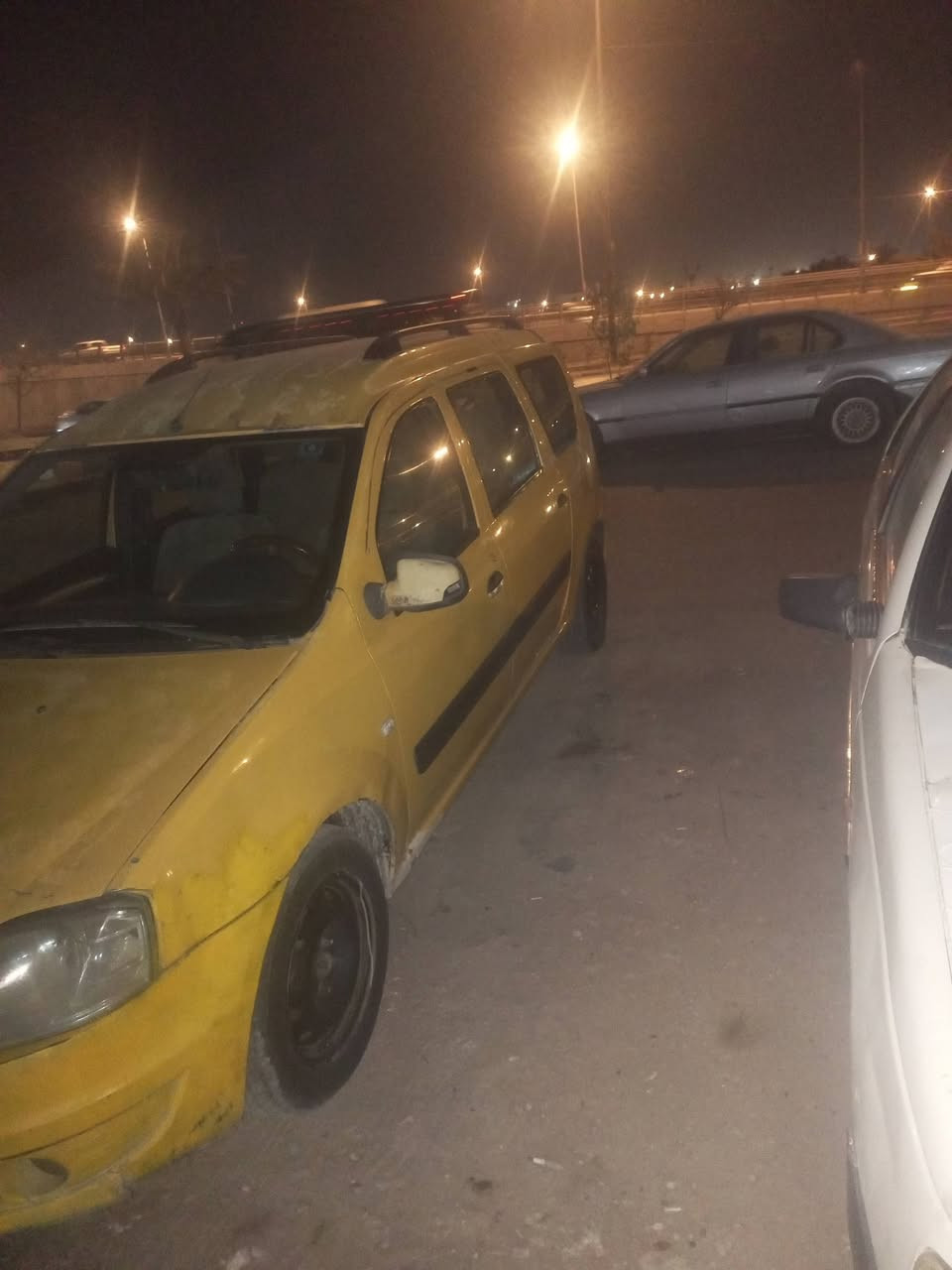 سلام عليكم رينو سبعه راكب البيع مصفرهه هيه وغرامات رقم قادسيه نكليزي مكينه وكير كورله وتماتيك سعر 32 وبيهه مجال لطيبين مكاني نجف شراي يتصل ويدلل *********** سياره موديل 2010
