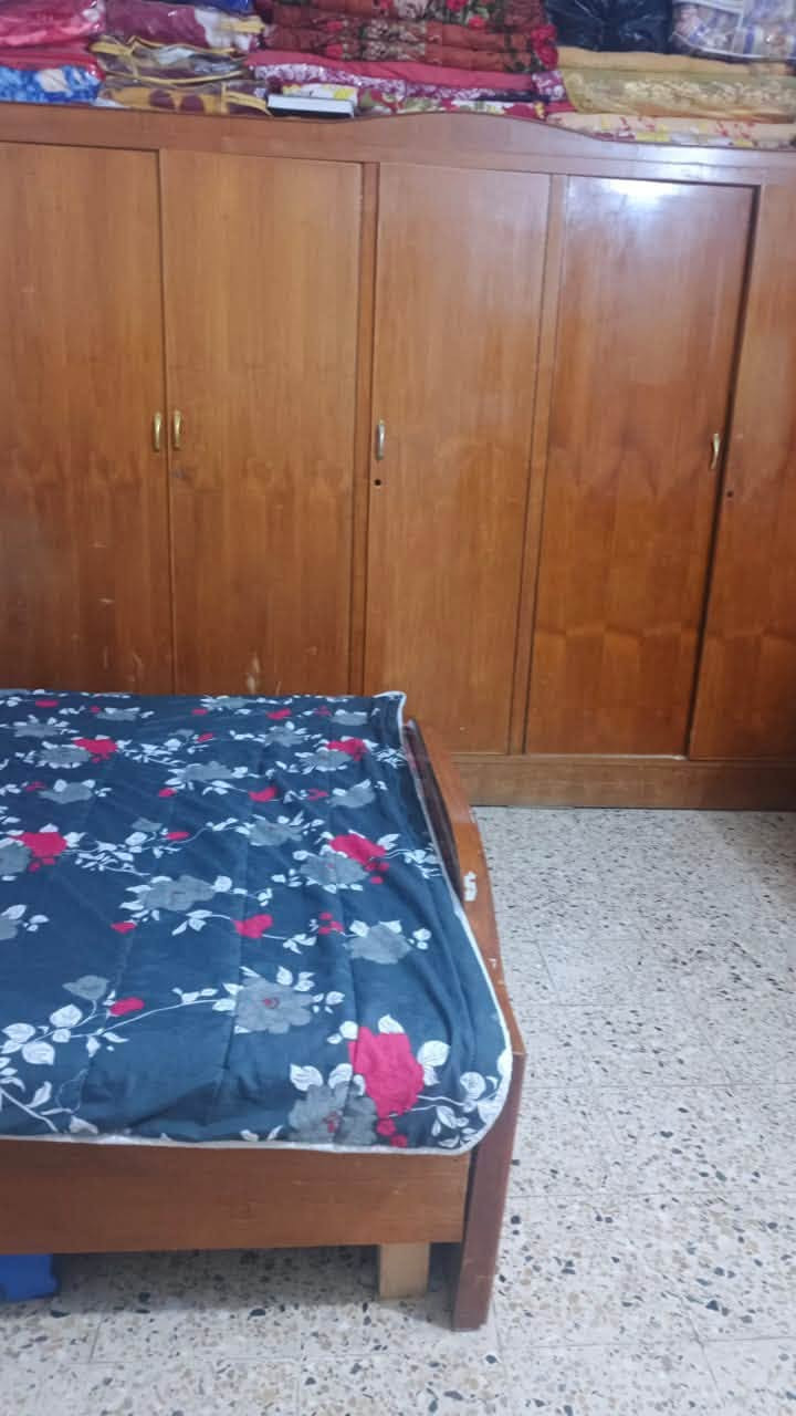 ‏سلام عليكم أخوان غرفة نوم للبيع زام غرفة مستخدمة بس هي نجارة للبيع اللي يحب يشتري أهلا كأنه كوت اللي يحب يتصل بخدمة المشتري ***********
