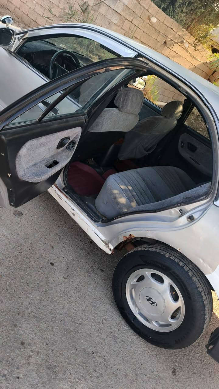 للبيع للبيع..
سوناتة (2) 
موديل (94)
مكينة كير وتو تخم تاير حدادية كلهة خير من الله.. 
غرفتهة تخبلل (لقد مصلح) وموضح بل صـوور.. 
رقم نكليزي بغداد سنوية صاقطة صار 5 اشهر.. 
سعرر (36)المكان ديالى الخالص .... 
الاتصال ***********
