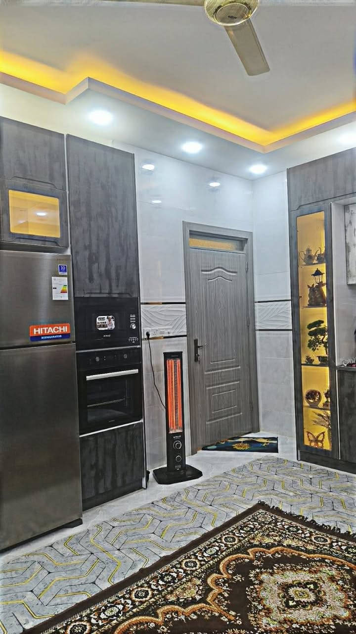 بيت طابو  مساحه ٢٠٠متر طابقين واجه فلين
دار للبيع طابو ملك صرف مساحة 200متر طابقين موقع تسعين//4غرف نوم واستقبال هول مطبخ وصحيات كراج حديقه البيت فول سيراميك سقف مغربي واجهه فلين نضام دكت سعر 280مليون وبي مجال للاتصال والاستفشارمراجع مكتب الهيبه 
***********
