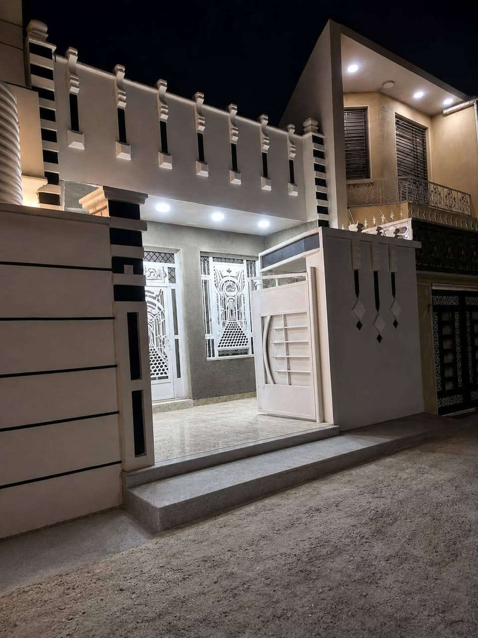 للبيع دار سكن الزعفرانيه نهاية شارع المعهد على اليمين شارع السده
🏠  طابو زراعي 25 وكاله ام الصوره

🔺 المساحة : 100م طابق واحد جاهز للسكن 
     
      🔹 واجهة مرتبه طلس وكوبلن+ ارضيات كاشي
   
يحتوي على:

       🔸️ممر 
       🔸استقبال.  
       🔸️صالة 
       🔸️مطبخ .  
       🔸️خدمات صحية عدد 2
       🔸️غرف  نوم 
 
بناء حديث درجة اولى مصمم بأشراف هندسي  جديد صار سنة نازلين بي 

 ✔️موقع مميز  //شارع المعهد شارع السده مقابيل اسواق بابا اشتريلي ثالث بيت على السده

___________________________________
للاستفسار ***********  للتفاصيل ولسعر راسل خاص اواتساب او اتصل
