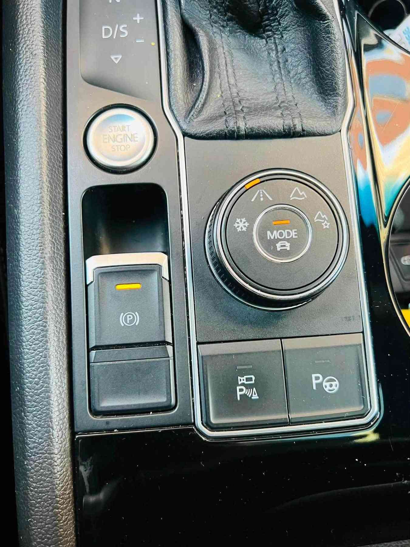 🚘 للبيع فولكسفاغن أطلس كروس سبورت 2022 – Premium R-Line 🔥
✨ الموديل: Volkswagen Atlas 2022

⭐ الفئة: Premium R-Line

💪 المحرك: 6 سلندر 3.6L

❤️ الداخلية: أحمر – سبورت وفخمة

🚙 الدفع: 4×4

🔥 مواصفات عالية وتجهيزات Premium

📌 السيارة نظيفة ومحافظة

💰 السعر: يحدد عند الاتصال

📍 الموقع: بغداد - العرصات 

⭕️السيارة كفالة عامه من البارد والصبغ والتبديل 

حادثه من امريكا غرق لبدايه الباب وكل الكهربائيات وكلشي بيها على الكفالة والشركة نظافة زيرو ومرفق صورة امريكا حد الماء 

📞 للاستفسار والتواصل:

***********

🔑 السيارة مناسبة للعائلة وللي يريد سيارة قوية، واسعة وفخمة بنفس الوقت.

للجادين فقط.
