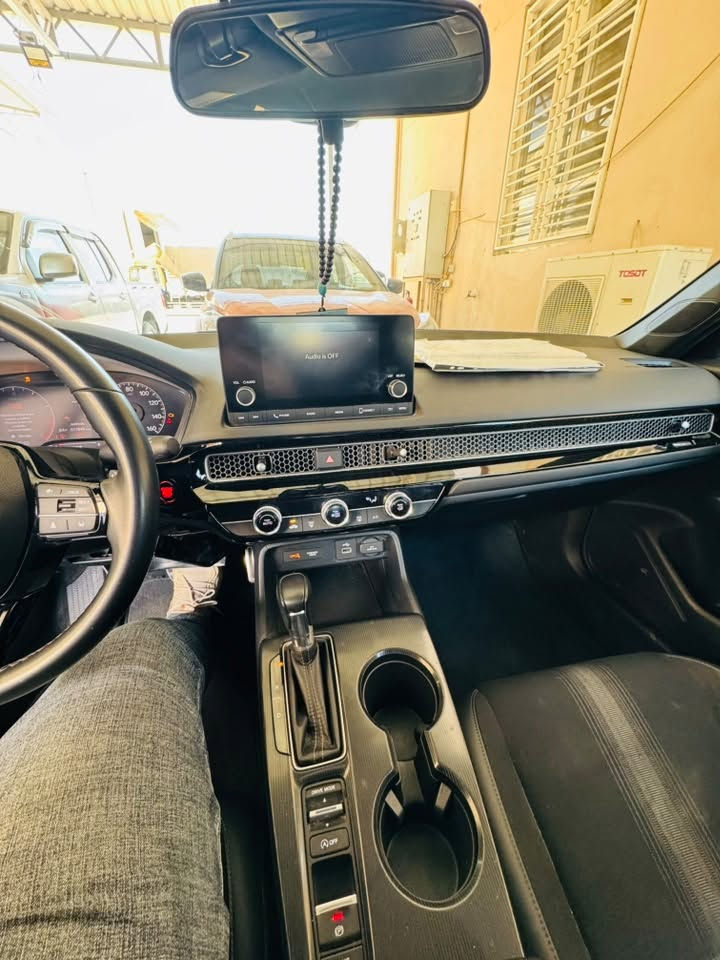 السلام عليكم 
هوندا سفيك 2023 وارد امريكي فئة السبورت 
محرك 2000 تنفس طبيعي
3 انظمة قياده
تشغيل عن بعد 
رادار تحديد مسار 
كروس سرعه 
رادار تنبيه مال اصطدام
رادار تنبيه خروج عن المسار 
رقم بغداد باسمي 
السياره ماشيه 31 mil
السعر 148$ 

للتواصل و الاستفسار ***********
