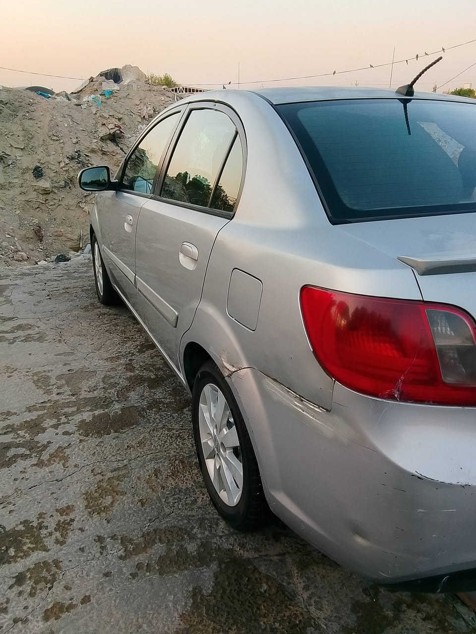 سلام عليكم كيه ريو موديل ٢٠١٢بدون صبغ رقم بغداد بسمي تحويل مباشر مكينه كير مكفولة بيه بارد شويه موضح بالصورة بيه شويه جراد مكاني بغداد شارع حيفا ***********السعر ٧٨بيه مجال
