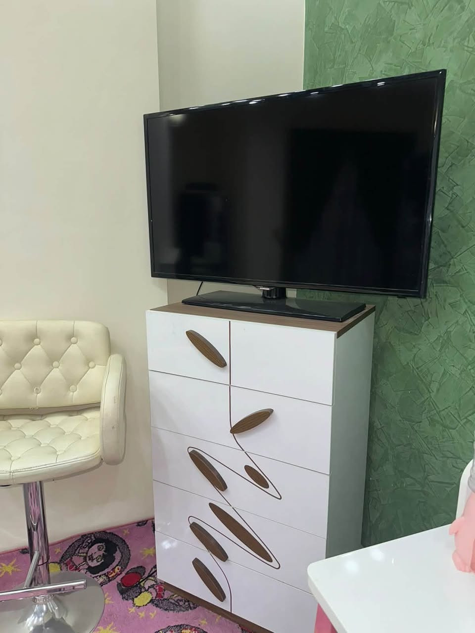 غرفه نوم نظيفه جدا استخدام قليل المكان زيونه السعر 650واتساب ***********
