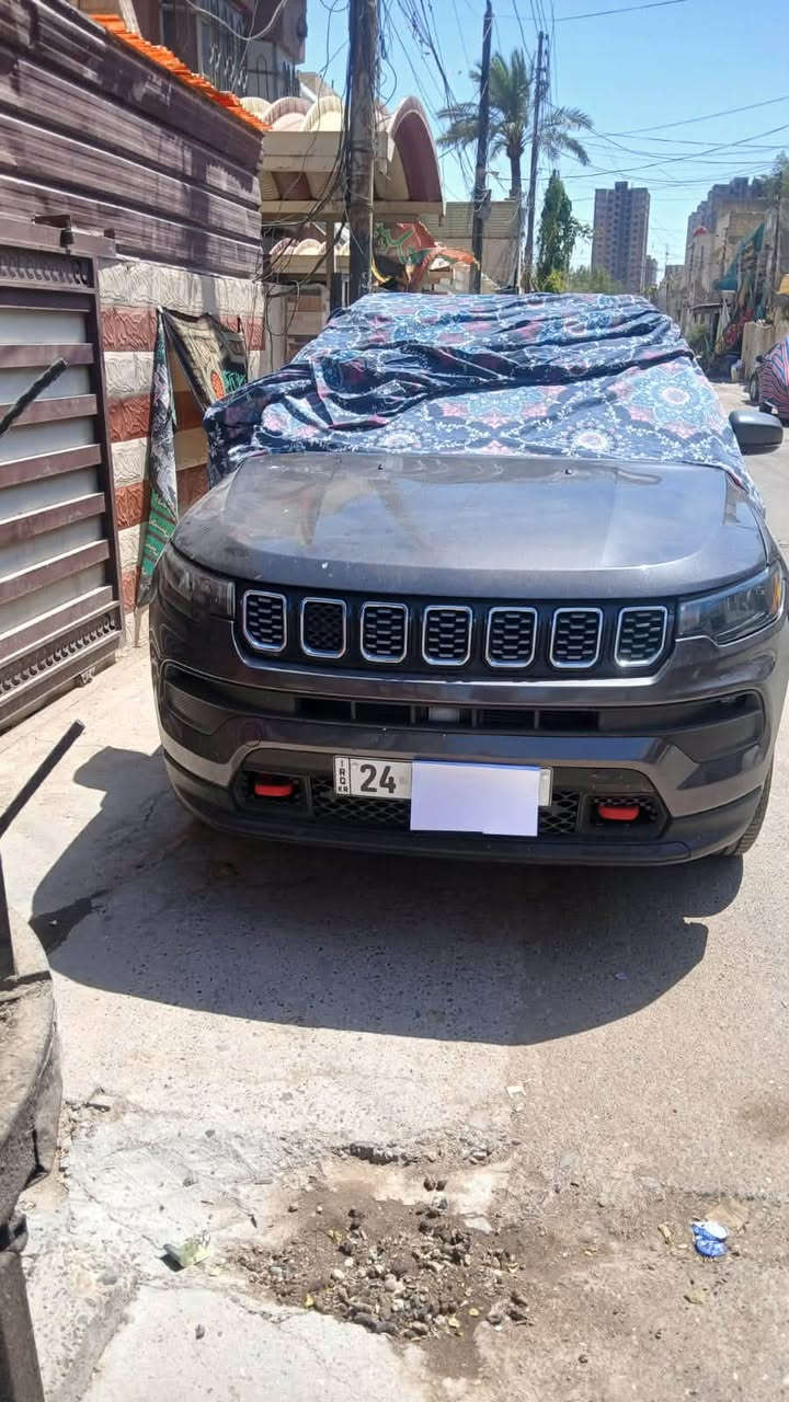 جيب كومباس تريل هوك للبيع
موديل 22
رقم دهوك سنوية جديدة عظم عاج
سيارة فول مواصفات عدا الفتحة ومعروفة التريل هوك
محرك 2400
قطعتين تبريد ثلج 
حادثها موضح برقم الشاصي
مكانها بغداد
السعر 132 ورقة وبي مجال كلش قليل
سيارة جديدة ونظيفه بمعنى الكلمة استخدام البيت 
للاتصال *********** و***********
