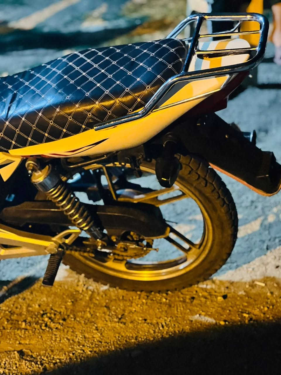 سلام عليكم هيوشه للبيع  بدون أوراق  دراجه نضيفه 2021 نضيفه أي نقص مابيه لسعر 675 وبيه جال بصيط لمكان  أبو طيبان  لتصال علاهاذه لرقم***********

