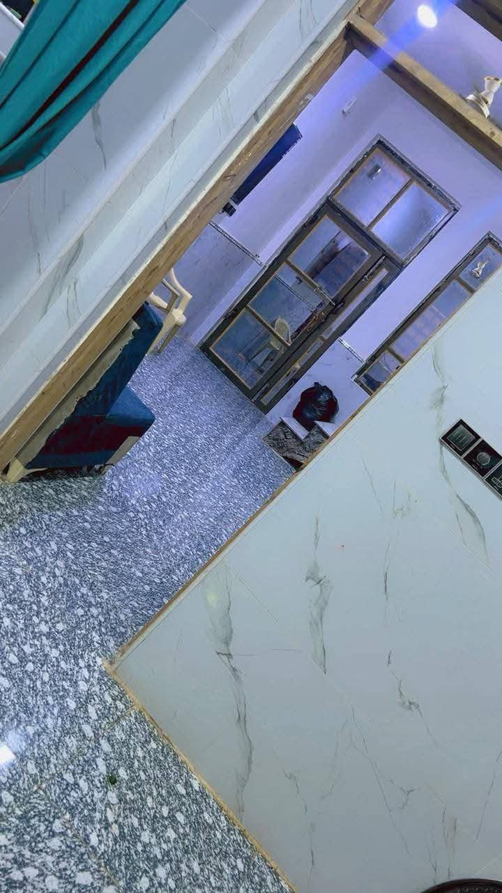 السلام عليكم بيت طابو صرف للبيع بحي الفداء نهايه شارع ابو لبنان قريب ع الواقعه بيت يتكون من طابقين الطابق لاول كامل الثاني هيكل 100متر  ب85 مليون بيت بناء 2026

***********
