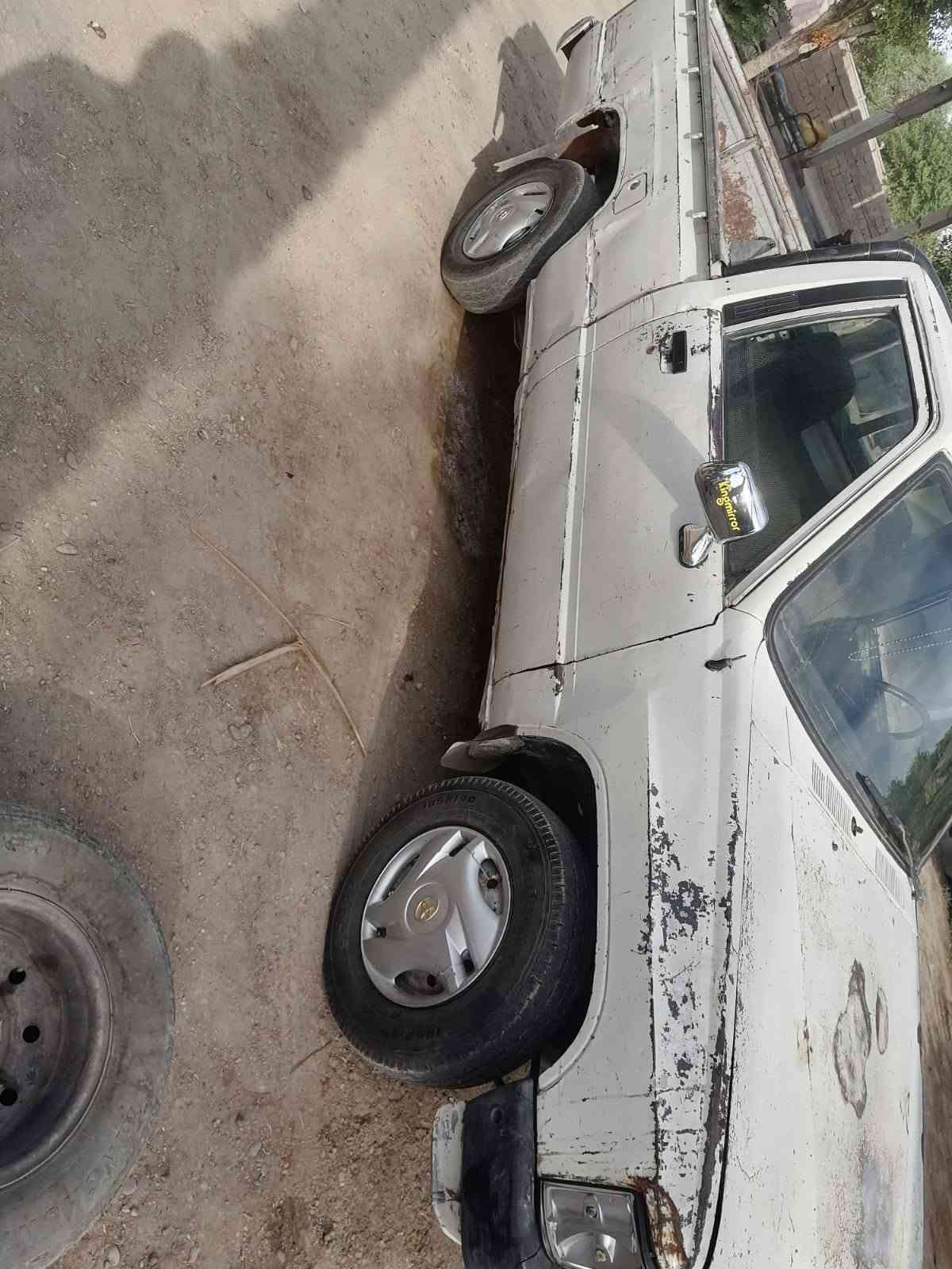 بيكب موديل ١٩٨٥ العنوان بغداد  اليوسفيه ***********
