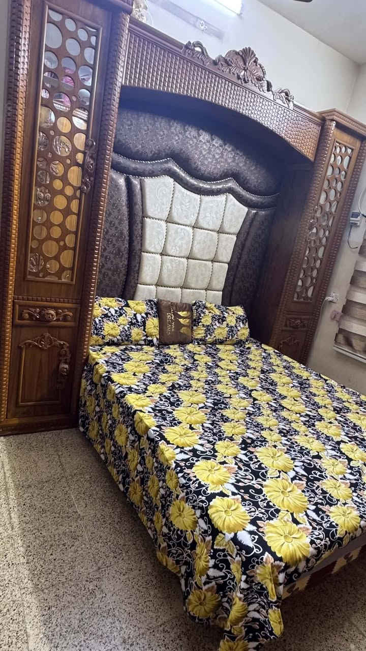 غرفه جديده فصال رقم واحد خشب صاج درجه اولى للبيع التواصل عل خاص او الاتصال على الرقم ***********
