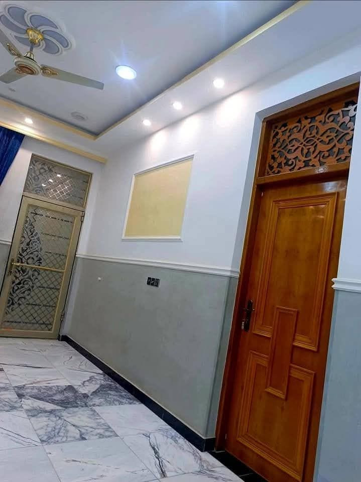 سلام عليكم بيت حديث زيرو للبيع مساحتة  144متر ثلاث طوابق يحتوي على حوش واستقبال وصاله و7غرف نوم و4حمامات مشتركة ومنور ومطبخ حار وبارد ومنضومه انترنيت ومنضومه كاميرات للبيع في مدينه لصدر قطاع 32فرع لعريض  عرض لفرع 12متر مقابل مدرسه ثورةالعشرين قرب حسينيه حجي صاحب اللا ستفسار 📞 ***********     رقم  صاحب البيت
