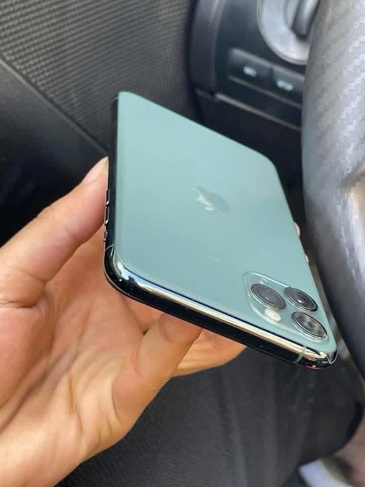 آيفون ١١ برو • ٢٥٦ • بطارية ٧٥٪