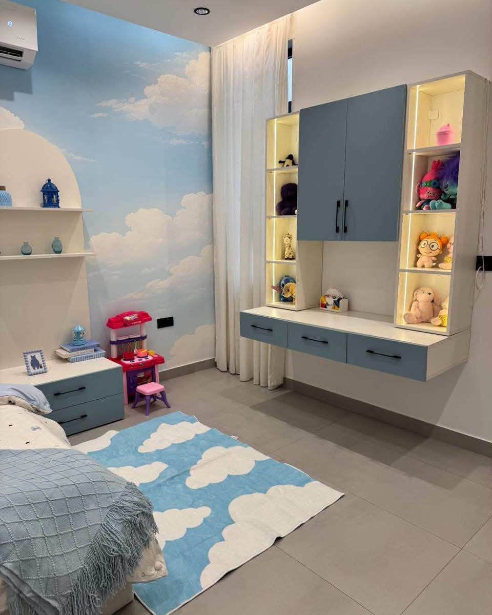 دللو اطفالكم 😍🥰❤️

اهم  غرفة بالبيت  هي غرفة الطفل   لان انت  د تبني  حياته و مشاعره  بهذا المكان   اهتم بيها  وخلي يحقق  اختياراته  من الألوان  و ورق الجدران  اللي  يوسع احساسه  بالحياة الجميلة 🌸
  بضمان  حقيقي   ١٠ سنوات 
***********
