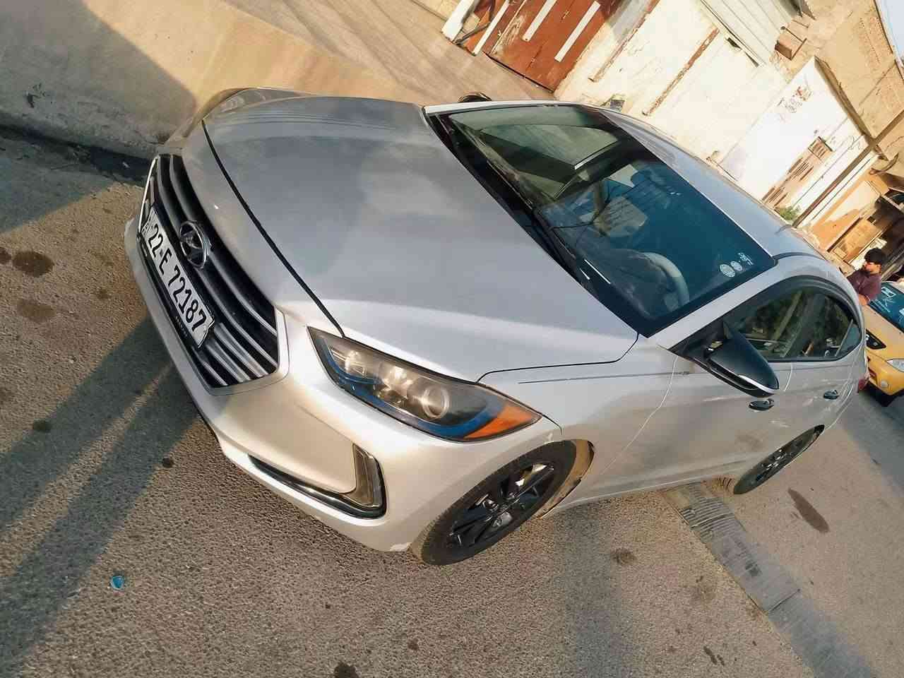 إلنترا 2017 SE للبيع 

@سيارة رقم اربيل سنوية جديدة لل٢٠٣٠ بأسمي تحويل ثاني يوم 
🚘 اللون: سلفر ✅
محرك 2000cc DOHC ✅
كير أوتوماتيك AT ✅
شاشة لمس كبيرة ✅
لايت زينون ✅
 تحكمات ستيرن ✅
3 أنظمة قيادة (Normal / Eco / Sport) ✅
تبريد شغال ثلج  ✅
تايرات جدد ✅
تراكشن كنترول (مانع انزلاق) 
السيارة مرتبة ومواصفاتها معروفة،
 البنيد مبدل  فقط،. 
  
💰 السعر: 117 وبيها مجال
📞 *********** 📍 الموصل - الأيمن
الرقم بي واتساب
