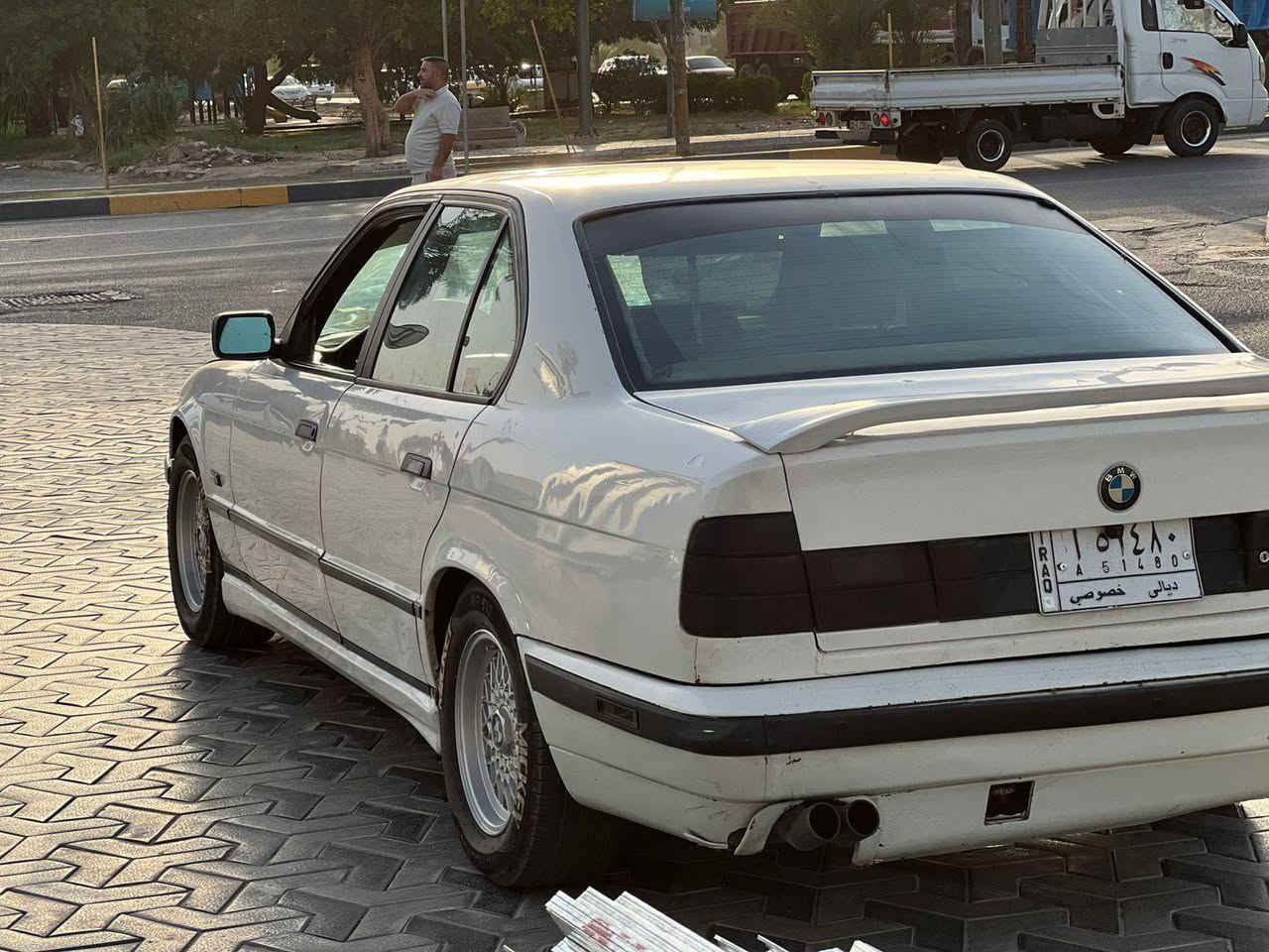 سلام عليكم 
للبيع  Bmw525  / السعر ٥٥ وبيه مجال

لون ابيض 
موديل 1990
السيارة بالكامل M كشنات ٧ قطع
گير محرك ضفيرة ملكه 2005 يعني 
انسه الحماوه سيارة تعبان عليه كلش 
تبريد ٤ قطعم ثلج 
تخم  تاير امامي خلفي جديد  اكسل ابشرط
موصفات مزوعه فول المري الداخلي والخارج تحكم 
+من تجي سيارة وراك المري تنزل وترجع
لايت زنون كهربائيات كله شغله داخل خراج
صيدلية ومعدات بالكامل موجوده 
رقم ديالى سنويه جديد رقم جديد 
شرط تحويل 
سيار بدون ضربه صبغ جمالي 
عنوان بغداد العامرية 
***********
