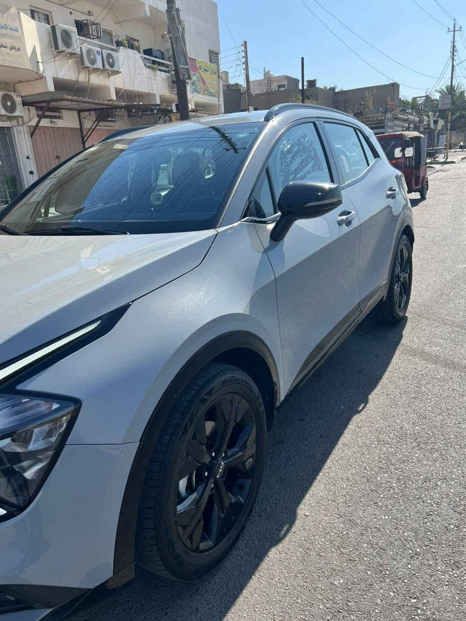 السلام عليكم سبورتج موديل ٢٠٢٥ سمنتي خليجي رقم أربيل تحويل مباشر ماشيه ٤٥  الف مواصفات بلاك ادشن مكفوله كفاله عامه عدا طخه بصيطه موضحه بالصور سعره ٢١٥ بيه مجال بصيط *********** مكانه بغداد حي البساتين
