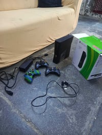 اكس بوكس 360 مهكر كامل ملحقات  مكفول من كلشي كارتونتة ويا 3 جويستمات ش...