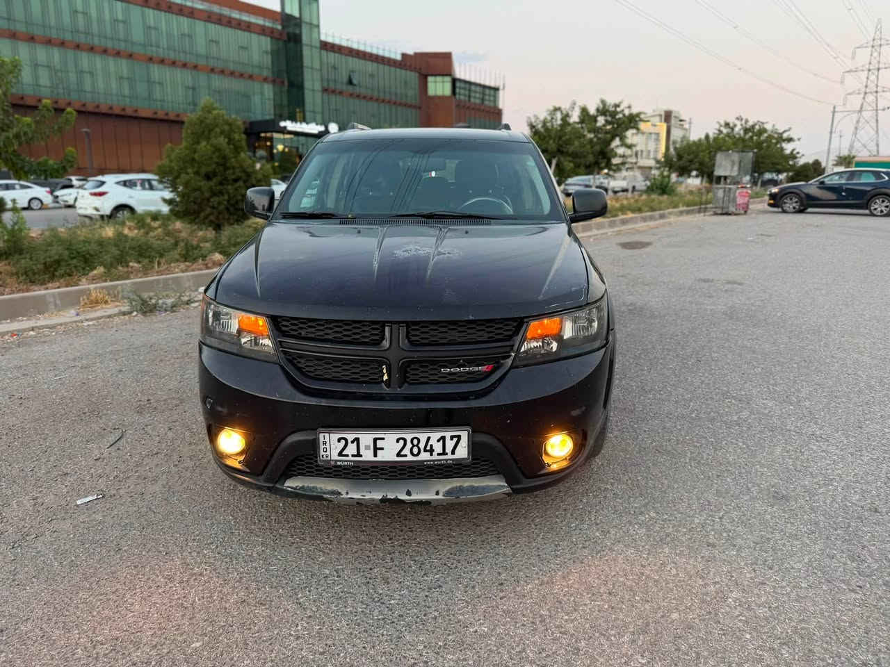 دوج جورني2016
فول مواصفات 
شاشه كاميرا 3ريز
كوشن كوشن كاره باي
ته بريد مه ركزي 
4بستون 
سعر:9700$
***********
