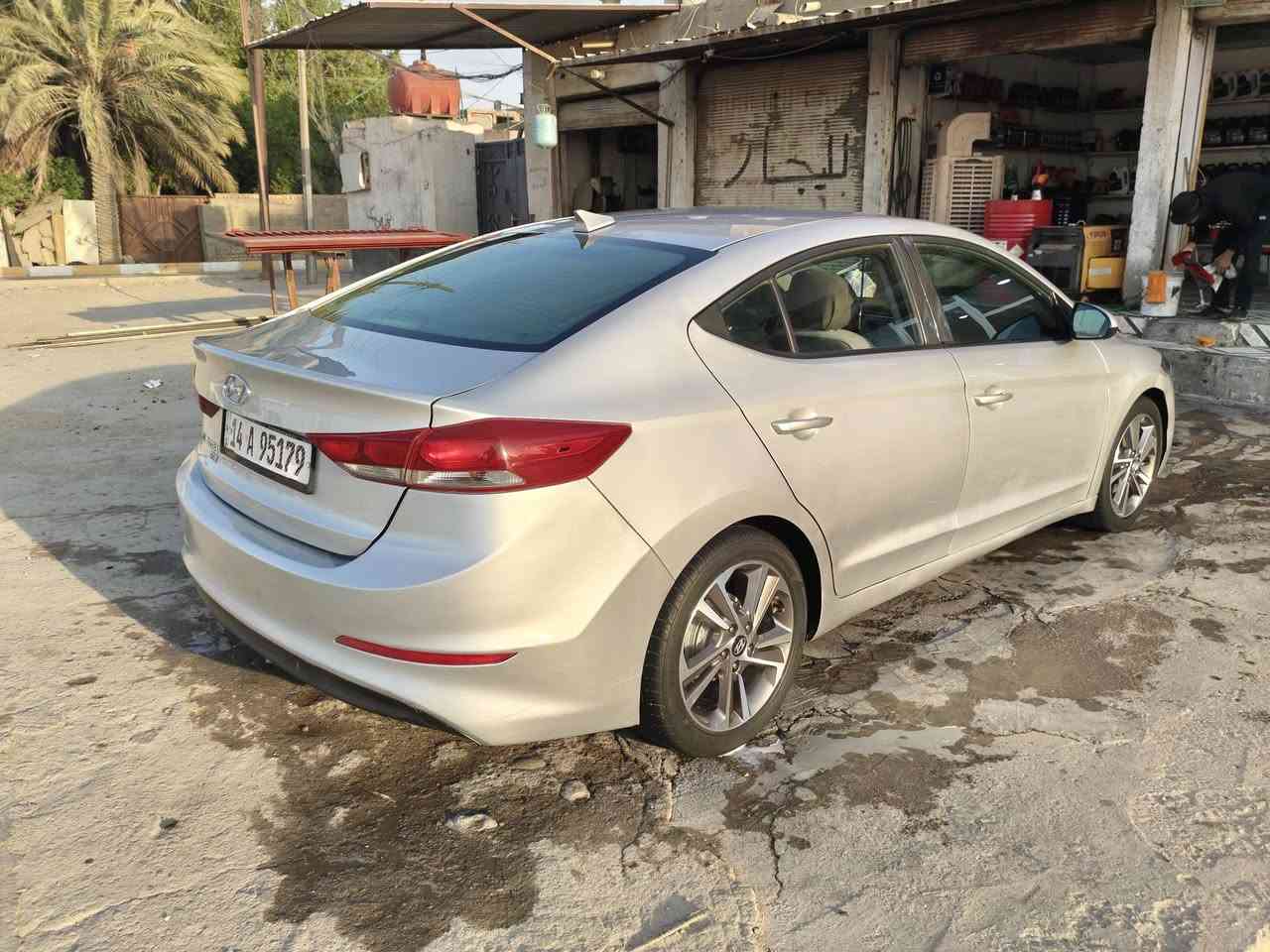 للبيع هونداي النترا 2017
مواصفات السياره تحكم جهتين كير AT مكينه 2000 دوش تخم تاير حداديه جديده تبريد شغال شاشه كاميرا
 حادثه خشم البنيد سونار موجود
السعر 115 رقم بصره
 مكان السيارة ناصرية مركز 
***********
