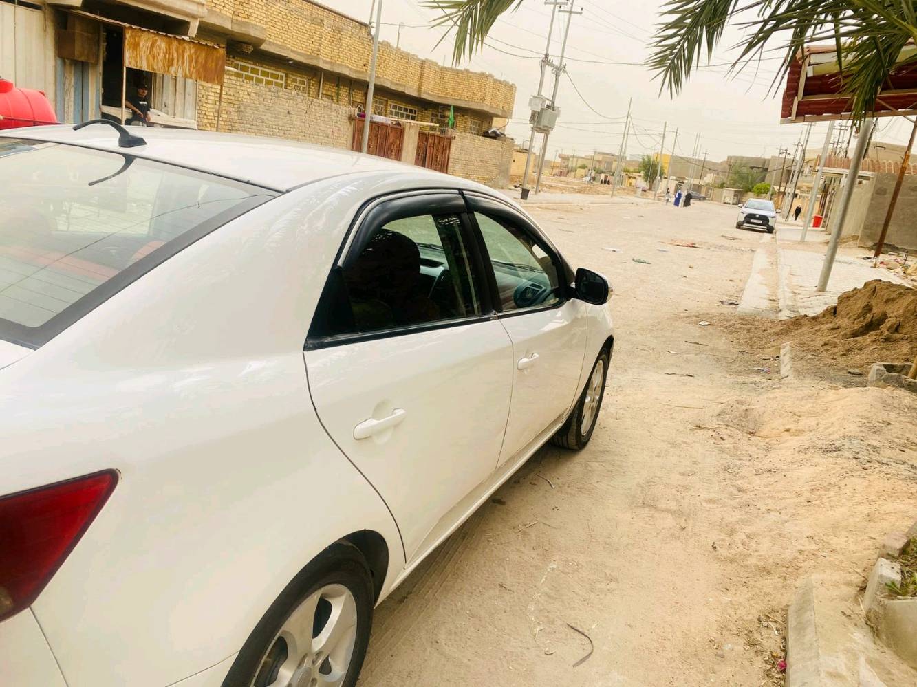 سيراتو 11خليجي معروضه ب 96 وبيها مجال 
التفاصيل موجودة بالسونار المكان واسط الصويرة.  
داخل لونين 
شاشة 
كامرة 
مكينة 1600
كير اربع نمر 
شادلها مكينة جديدة 
حساسات اشاير بالمري 
حدادية جديدة 
تخم تاير جديد 
رقم سليمانية دولي سنوية 2030
 ***********