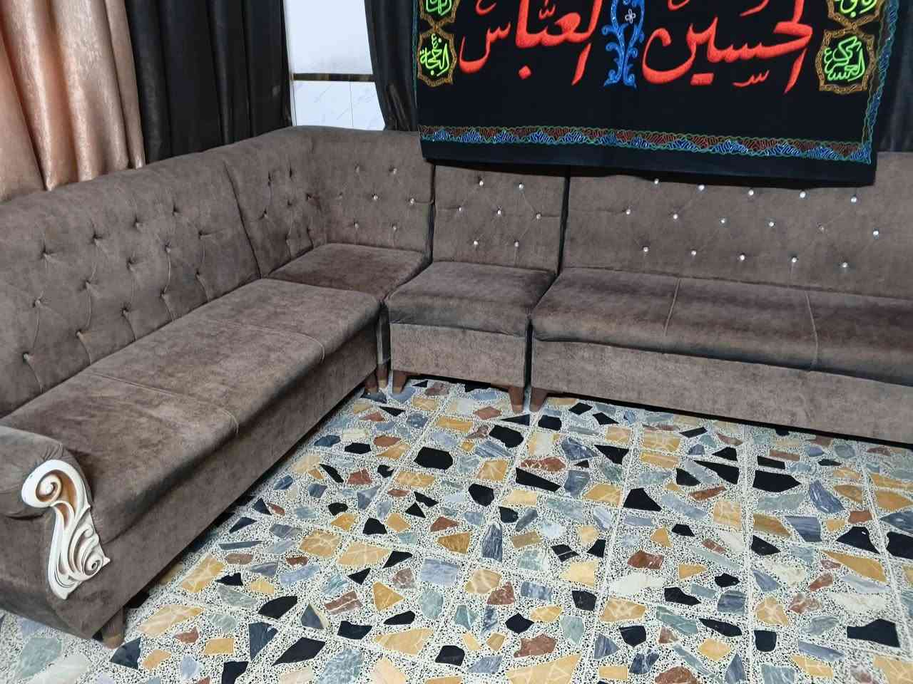للبيع تجي تفحص خشبه
300 الف 
***********
