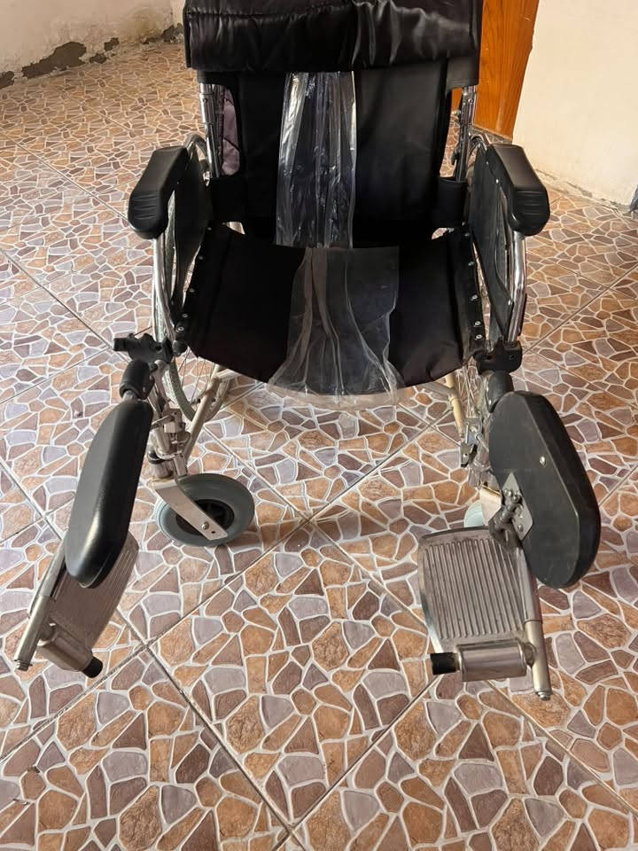 عربانه وزن خاص مستخدمه قليل كلش بعدها بالجيس سعر ١٣٠ وبيها مجال ***********
