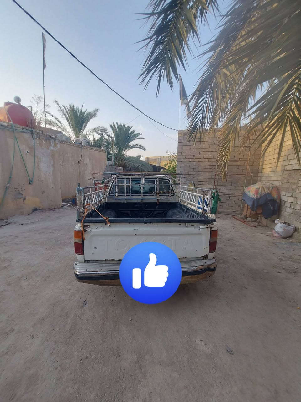 سلام عليكم بيكم تيوته موديل ١٩٩٠ للبيع مكينه تري واي شويه بيها تنقيص سعر ٣٨ وبيها مجال مكاني بصره المدينه  
***********

