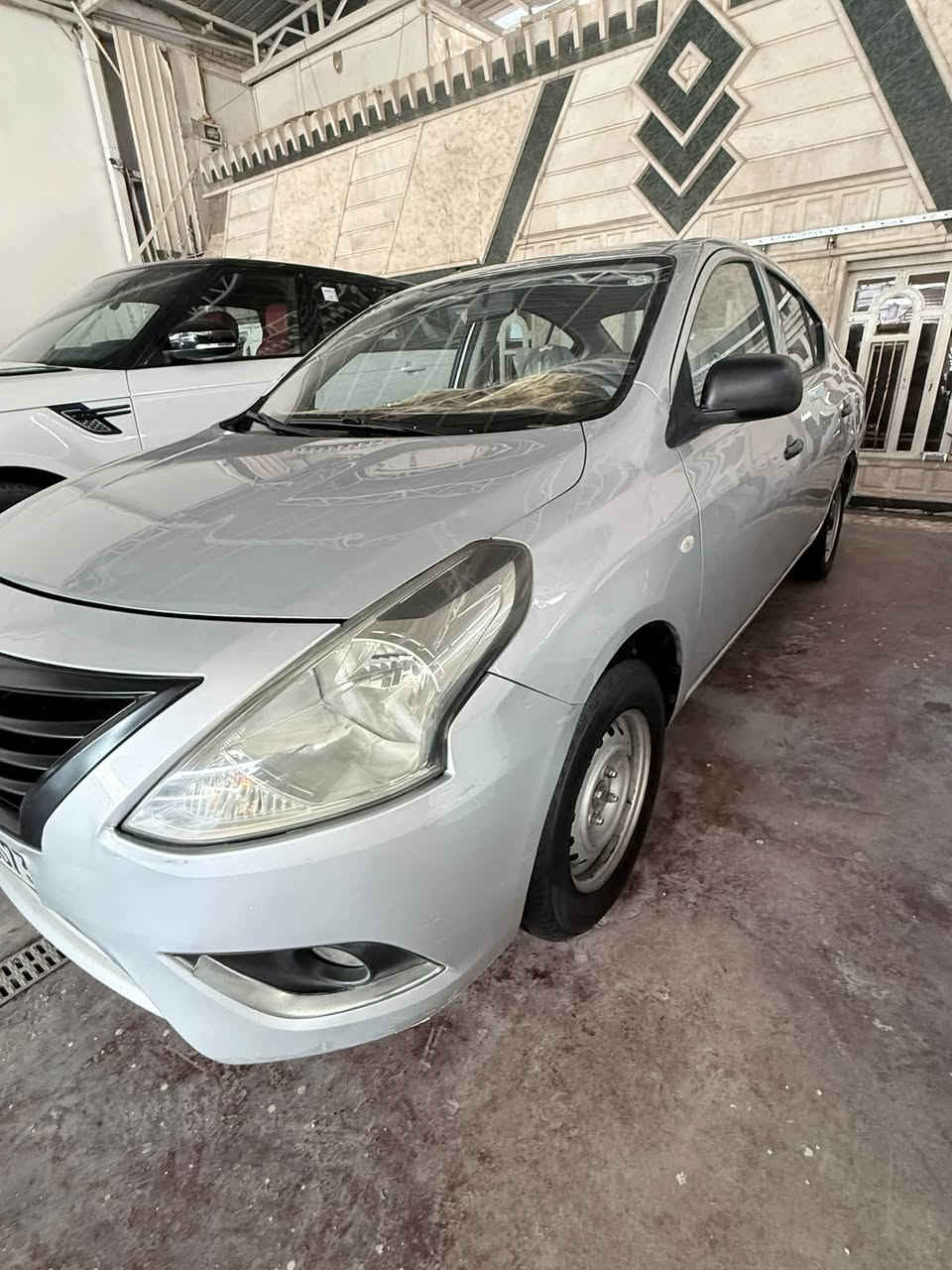 السلام عليكم
نيسان سني هندي موديل 2019
السونار باالصور
تريد وكالة تريد تحويل 
السعر 90وبيه مجال شراي تصل ويدلل مكاني بغداد البياع 
***********

