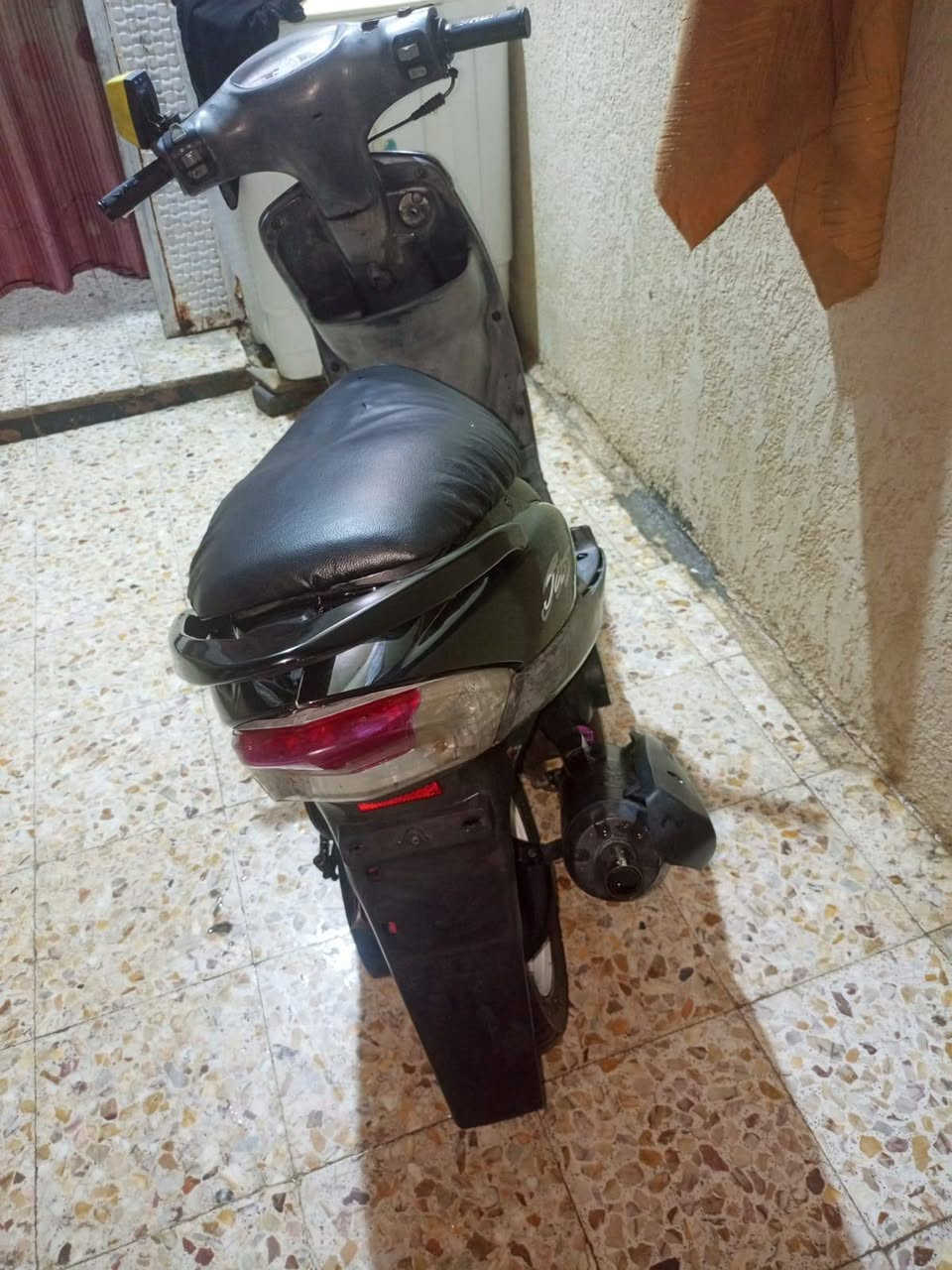سلام عليكم دراجه ماكس قجمه دراجه حلوه ونضيفه كامله كهربائيات كلشي شغال شلعه معدل بوشه 55 مبوشه سعر 550 مكاني بصره حيانيه رقم الهاتف ***********
