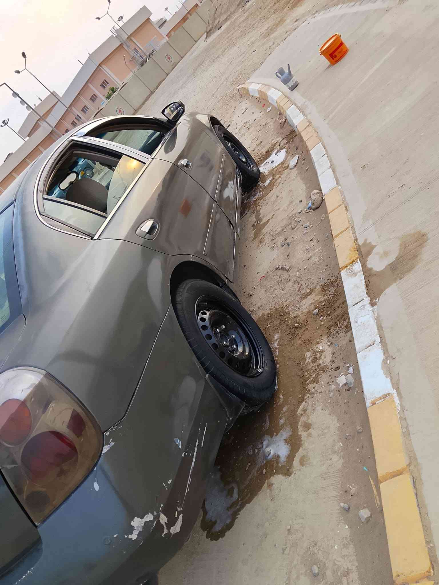 السلام عليكم نيسان لتمه مديل 2007سياره حداديه جديده تخم تاير تدفئه تبريد عوزه كمبريسر فقط  بيها جراد خفيف المكينه بيه صوت زنجيل مكفوله من الضربه القويه والعيب الشرعي والاصوليات رقمه نجف انكليزي مكانه ناصريه شطره السعر 37وبيها مجال رقم صاحب السياره ***********
