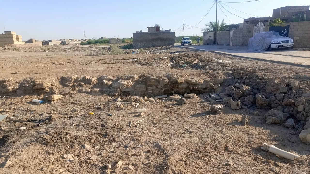 قطعه ارض زراعية السكك مساحة 250م مبنيه أساس ومدفونه 

إقرار محكمة 
مخدومه بكافه الخدمات ماء كهرباء مجاري نت ضوئي مقرنص 

السعر مناسب مستعجله على بيعه السعر12ونص

***********
