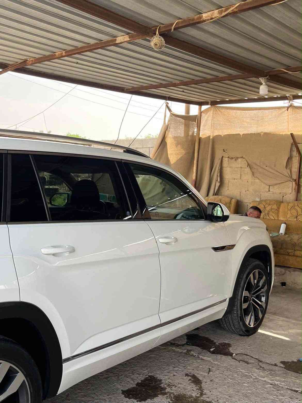 أطلس • R-Line • بونيد متضرر