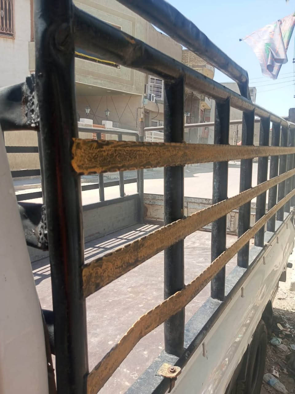 سلام عليكم 
كيه حمل  موديل 8  السيارة مصبوغه حزام للجماليه  رقم نجف 
السعر 88 وبيه مجال  مكينه 3000 مشترك  رقم صاحبه *********** مكان  السياره  بغداد الشالجيه
