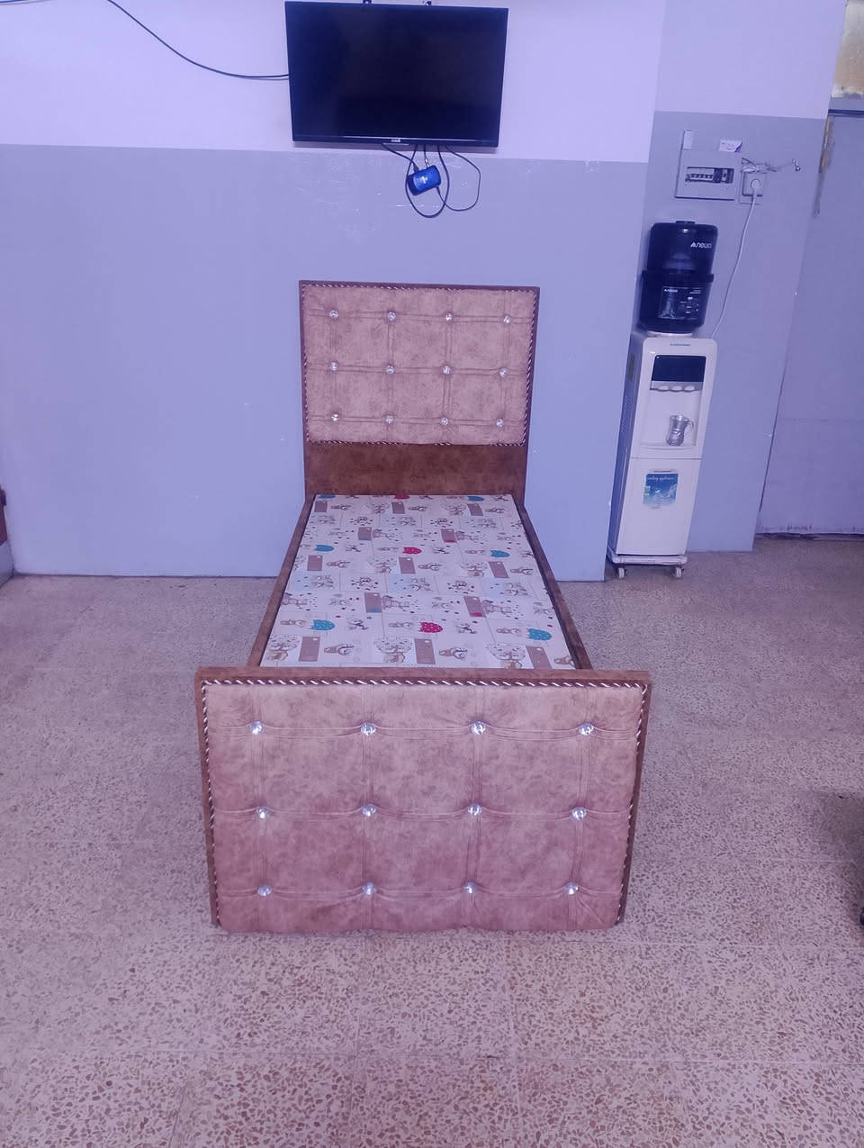 للبيع تخت مال نفر اخو الجديد شرط فصال حديث خشب عراقي شغل توصي ثقيل شرط الاسفل ابلوك 8 ملم 6 رجلين الطول 210 العرض 92 الارتفاع 40 العنوان جانب الايمن يرموك الثانية
السعر 120 الف وبي مجال للطيبين 😊 شراي اتصل ***********
للبيع تخت مال نفر اخو الجديد شرط فصال حديث خشب عراقي شغل توصي ثقيل شرط الاسفل ابلوك 8 ملم 6 رجلين الطول 210 العرض 92 الارتفاع 40 العنوان جانب الايمن يرموك الثانية
