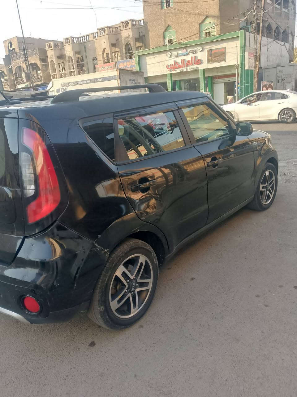 السلام عليكم كيا صول للبيع مديل 16بسمنه تحويل ثاني يوم كير محرك تبريد خير منالله
حداديه عامه قبل فتره نافضه نفض تخم تتاير جديد شاشه اندرويد دوشمه جديده وباقي تفاصيل معروفه مال لمريكي  حادثه جاملغ خلفي وشوي باب الصندوك صبغ مثل مموضح بلسونار السعر 96  وبيه مجال للطيبين 
مكاني بغداد /***********
مكلف بلنشر اتصل ع رقم
