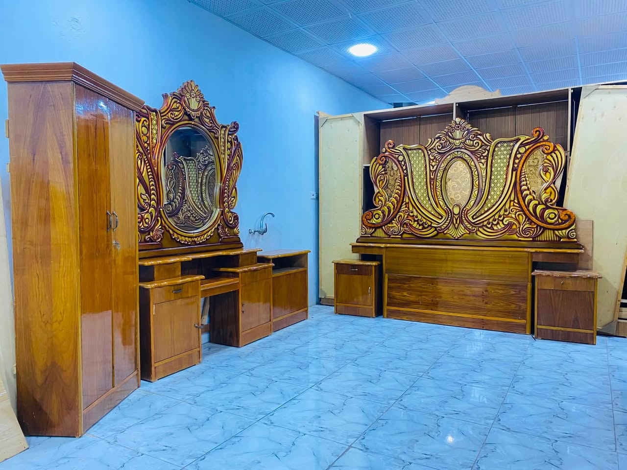 سلام عليكم يوجد غرفه نوم مستخدمه شي قليل النظافه 90/100السعر 850وبي مجال العنوان الرمانه يم الجسر الاستفسار ***********
