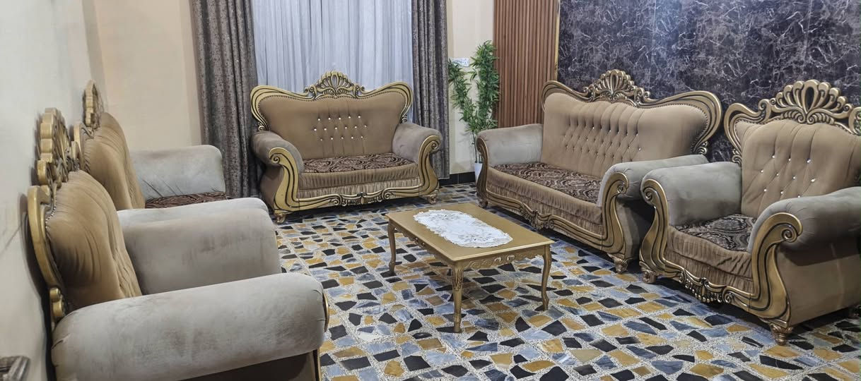السلام عليكم
تخم قنفات للبيع العدد 5 مع طبلة كبيرة السعر 
300 ألف وبي مجال قليل
للاستفسار ( *********** )
