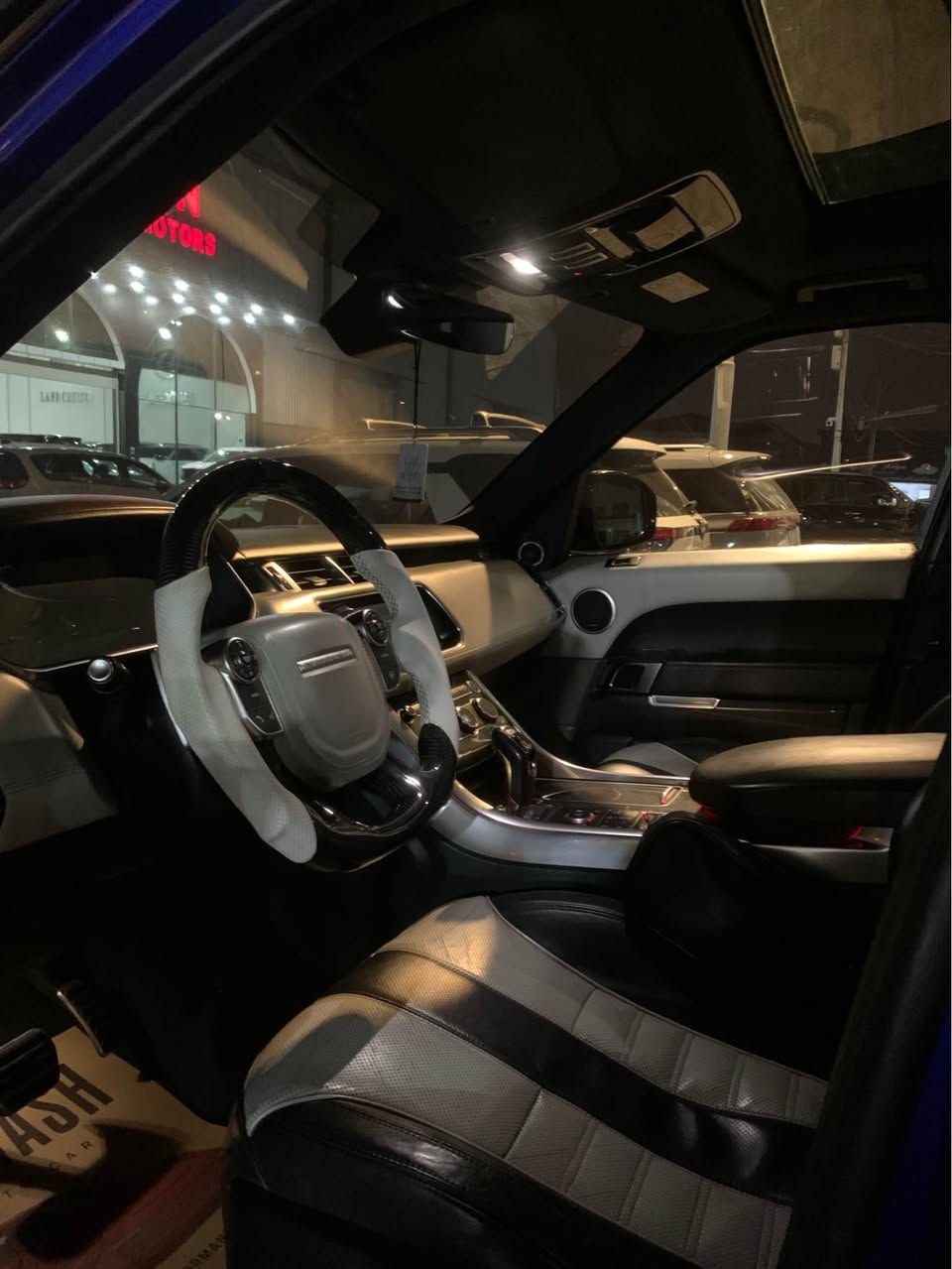 رنج روفر SVR • ٢٠١٧ • V8 سوبرتشارج