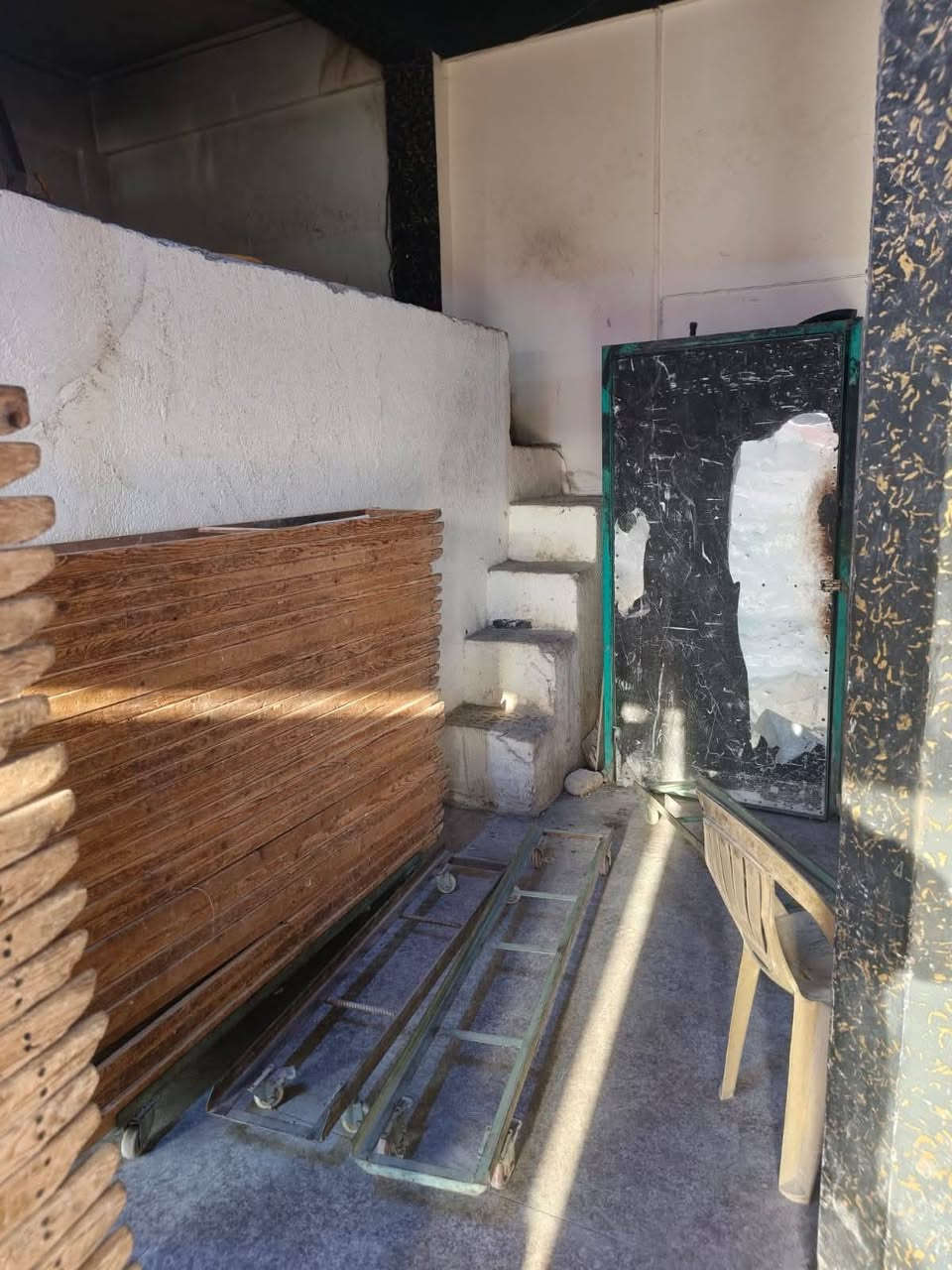 السلام عليكم
فرن للبيع سرقفليه يعني الفرن كامل 
الفرن بي  اجايز اثنين صحيه ودفتريه ( الحبوب ) 
الفرن يشتغل 300  
100 كافتريات والباقي باب 
الايجار 400 بدايه السنه الجديده 450 ثابت 
السعر 11000000 وبي مجال بسيط 
ومستعجل على بيعة الفرن بسبب الضروف
العنوان : حله ابو غرق شارع المركز قرب جامع المتقين 
للاستفسار : ***********
واتساب موجود 
رسائل ما ارد اتصال فقط
