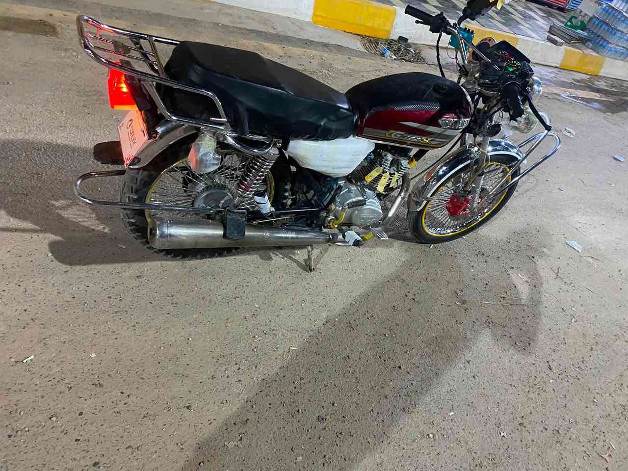 دراجه تايكر للبيع موديل 23الدراجه مفتوحه مره وحده امبدله ولفات واوراق كامله السعر 500 وبيها مجال  الموقع اديالى بعقوبه الرحمه الرقم *********** بي بس واتساب ملاحضه  السماعه واستاند ما ويا 👍

