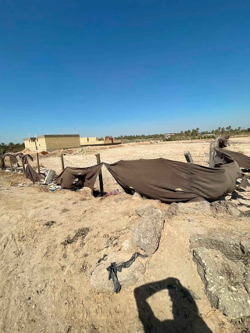 قطعه ارض طابو زراعي 25
المساحه 3000 متر
نزالها 55وعرض54 ركن على شارعين

عنوانها كوفه شارع المعمل قرب مدرسه الشهيد علي الرماحي 
تحتوي على هيكل 200 كامل بناء درجه اوله 
وهيكل ثاني ما كامل 
لاستفسار تواصل ***********
