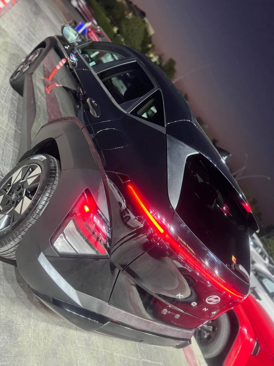 Hyundai kona 2024 
هيونداي كونا 2024
اسود ملكي
فول ماعدا فتحة 
بدون دواخل بدون اي ايرباكات كلها سليمة
حادث خفيف جدا نص قطعة صبغ
فول ال اي دي شاشات 
جديدة جدا بيع سريع
اربيل / شركة الوتين
موبايل ***********
موبايل ***********
واتساب اجاوب او اتصال
السعر 158$ أربيل, العراق
