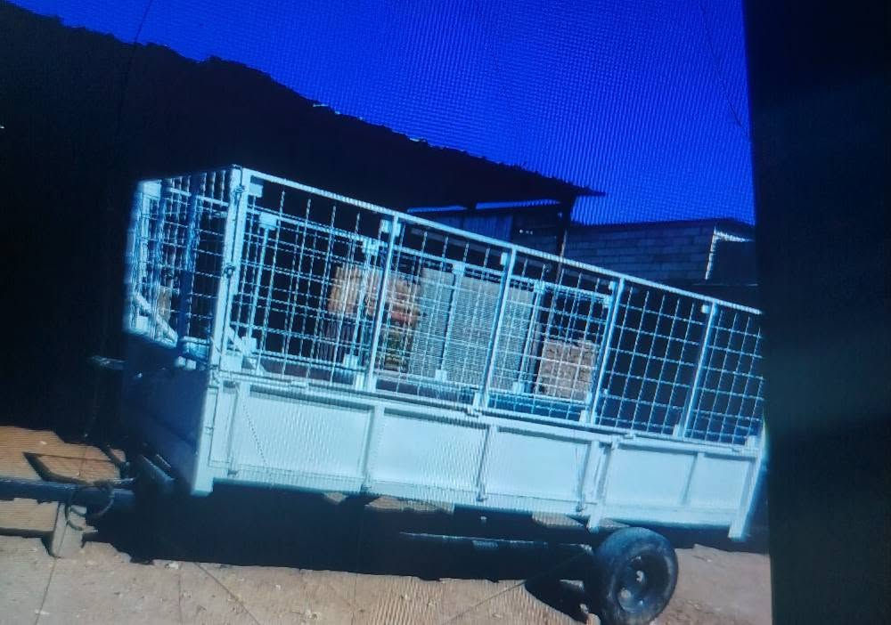 عربانه اسكندرية مطولة متو ونص
يصبح طولها ٤ أمتار ونص
تأشيرات الخلفية ١٦ فوز ة مع سبير
معلاية BRC ارتفاع متر يصبح حجمها
من ٣امتار ونصف مكعب ال ١٣ و٦٠ مكعب
قلاب كامل مع صوندة  السعر مليونين دينار
للتواصل الاتصال *********** ابوسيف *********** مكاني كربلاء كربلاء, العراق

