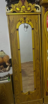 غرف اخشاب • ٦ ابواب • نجف