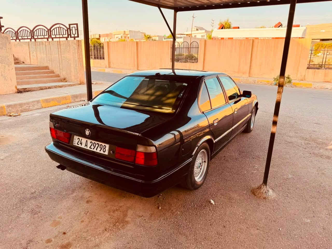 لبيع بيم موديل 1992 بلاد 535i    محمور المكين مال 525  رقم دهوك   تبريد بدون دواخل  بدون ضربه بطاقه بنزين بيه سياره جاهز كامل مكان السياره كركوك  السعر 60 $ بيه مجال ***********

