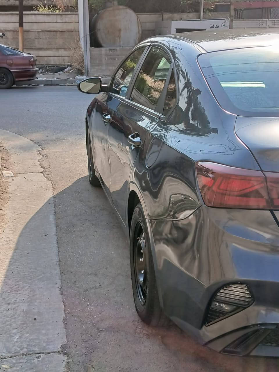 السلام عليكم للبيع كيا فورتي ٢٠٢٣ امريكي رقم بغداد السياره حادثه جاملغ خلفي وبابين صابغين الصحفه السياره بدون دواخل وجديده ماشيه٢٨الف كيرمكينه حداديه تبريد كهرباء كله مكفوله وعلى وظع الشركه السياره شاشه جبيره رادارات تحديد مسار مودات قياده السعر١٢٨ وبيه مجال للستفسار***********بغداد الطالبيه بغداد, العراق
