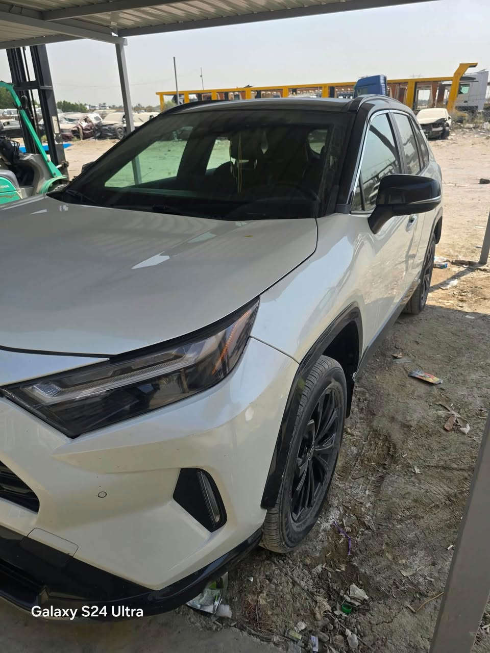 راف فور ٢٠٢٢فول موصفات على شي بانوراما كراسي كهرباء جنطه كهرباء 
بيها ٣قطع صبغ 
ماشيه ٥٠الف 
السعر٢٢٥
***********

نص مكتوب في الصور:
- Galaxy S24 Ultra