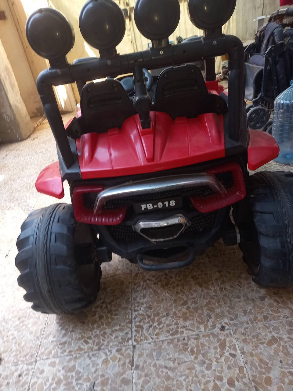 السلام وعليكم سياره شحن اطفال حجم الكبير والوزن الثقيل تتحمل اوزان كبيره 
السياره نضيفه اخو الجديده كدام العين استعمال قليل
بلوتوث 
دفع رباعي 
اغني 
السياره شرط الشغل جيب ابنك وتعال اطلع اترتي 
السعر 90 الف 
***********
